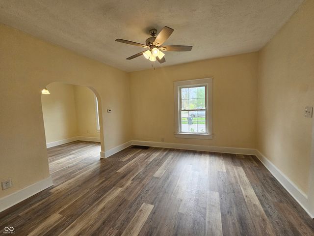 610 E 5th Street, Anderson, IN 46012
