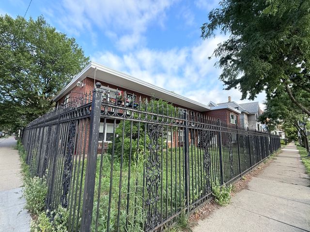 4700 N Ashland Avenue 4, Chicago, IL 60640