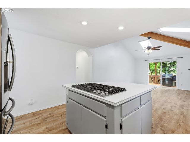 6594 Sw LANDOVER Dr, Wilsonville, OR 97070