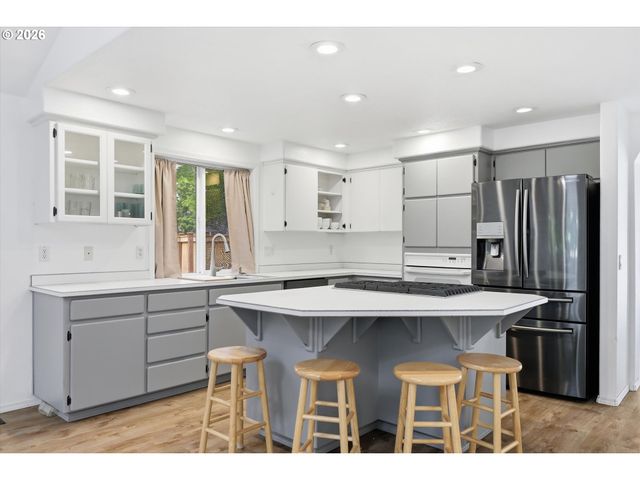 6594 Sw LANDOVER Dr, Wilsonville, OR 97070