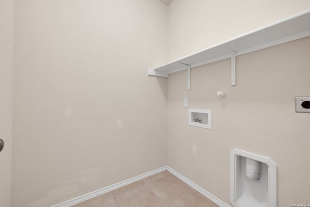 10907 Airmen Dr, Converse, TX 78109