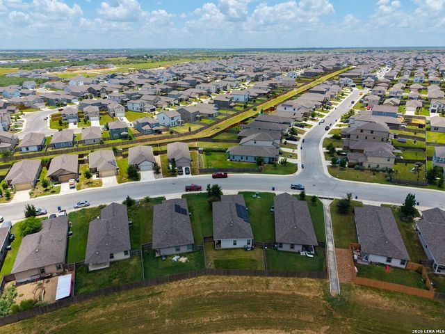 10907 Airmen Dr, Converse, TX 78109