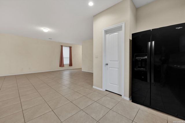 10907 Airmen Dr, Converse, TX 78109
