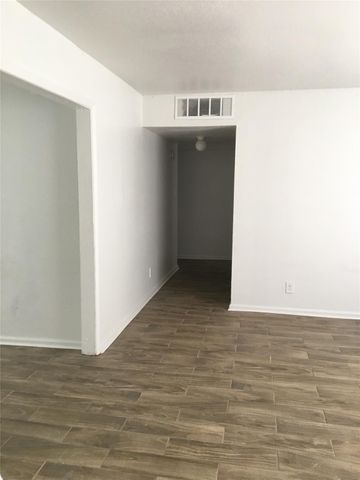 6200 W Tidwell Road 2504, Houston, TX 77092