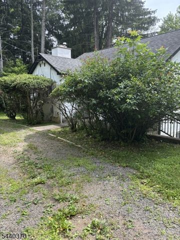 40 Morning Glory Rd, Warren Twp., NJ 07059