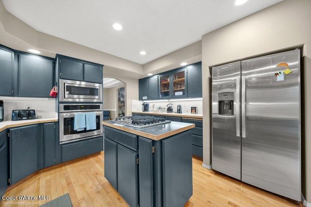 15951 N Pinewood Way, Hayden, ID 83835