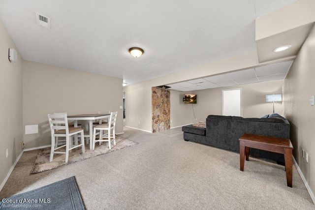 15951 N Pinewood Way, Hayden, ID 83835