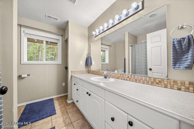 15951 N Pinewood Way, Hayden, ID 83835