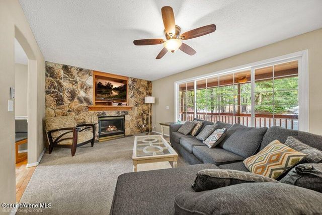 15951 N Pinewood Way, Hayden, ID 83835