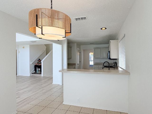 8516 Auburn Drive, Fort Worth, TX 76123