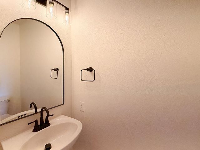 8516 Auburn Drive, Fort Worth, TX 76123