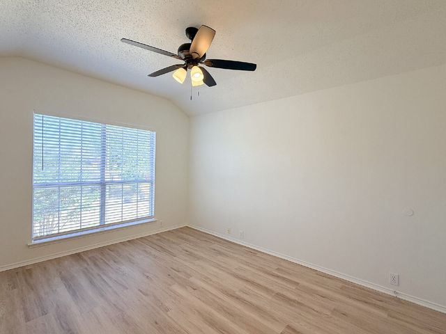 8516 Auburn Drive, Fort Worth, TX 76123