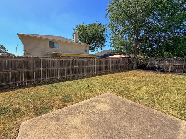 8516 Auburn Drive, Fort Worth, TX 76123