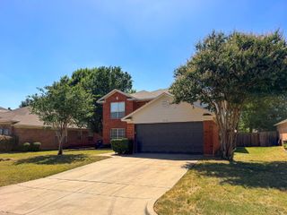 8516 Auburn Drive, Fort Worth, TX 76123
