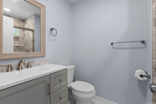 7613 LEAFY HOLLOW CT, Live Oak, TX 78233