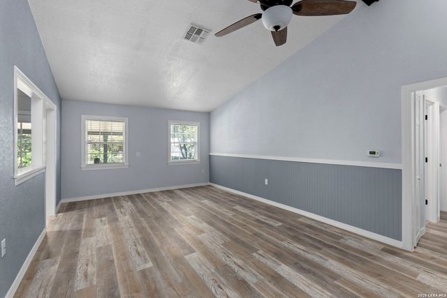 7613 LEAFY HOLLOW CT, Live Oak, TX 78233