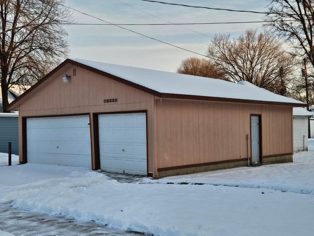 532 Range Street, North Mankato, MN 56003