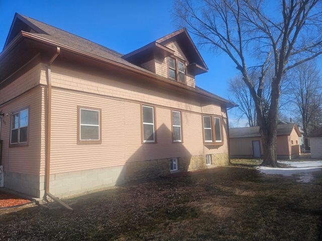 532 Range Street, North Mankato, MN 56003
