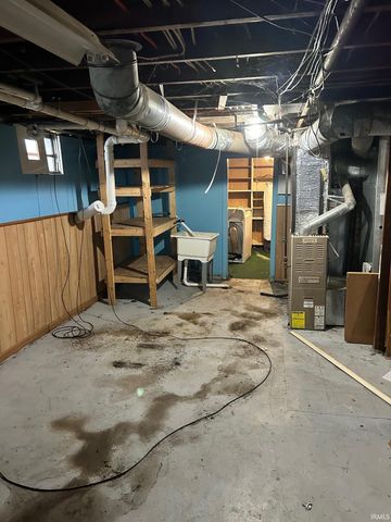 2710 Hartzer Street, South Bend, IN 46628