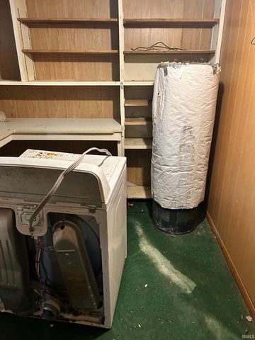 2710 Hartzer Street, South Bend, IN 46628