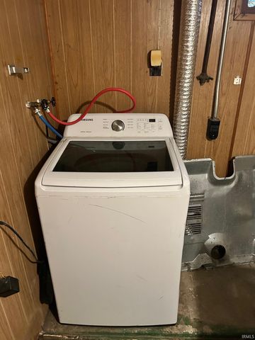 2710 Hartzer Street, South Bend, IN 46628