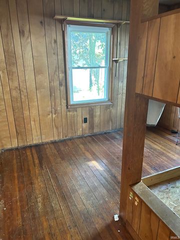 2710 Hartzer Street, South Bend, IN 46628