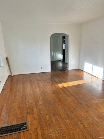 2710 Hartzer Street, South Bend, IN 46628