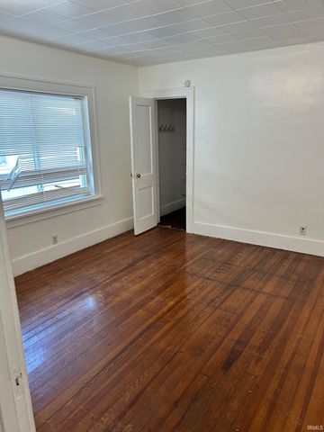 2710 Hartzer Street, South Bend, IN 46628