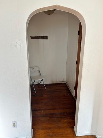 2710 Hartzer Street, South Bend, IN 46628