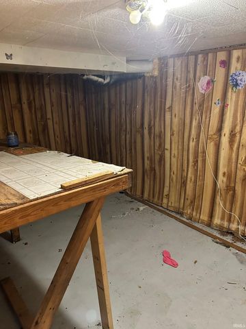 2710 Hartzer Street, South Bend, IN 46628