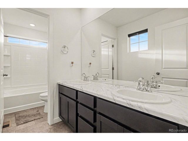 1053 High Point Trl, Elizabeth, CO 80107