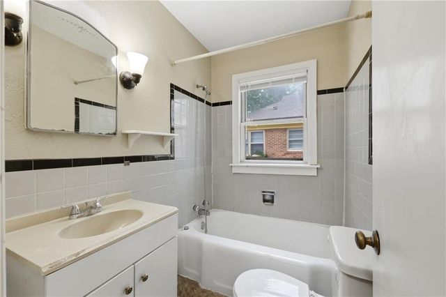 1532 S Ash Avenue, Independence, MO 64052