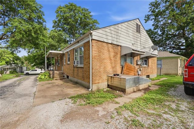 1532 S Ash Avenue, Independence, MO 64052