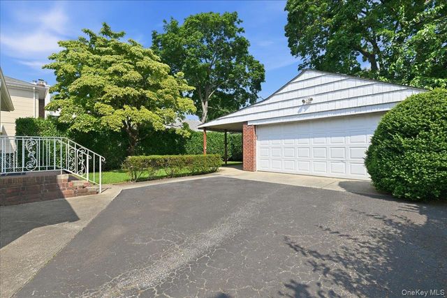 144 Hughes Place, Albertson, NY 11507