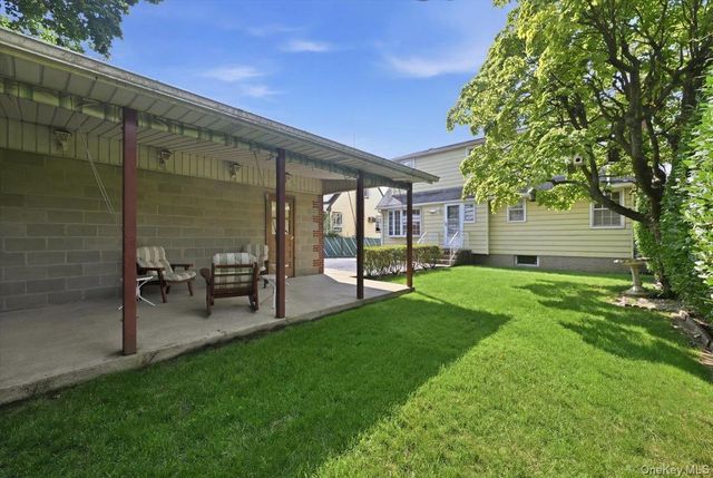 144 Hughes Place, Albertson, NY 11507