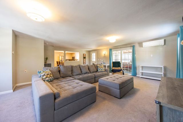 9 Leslie Lane, Nashua, NH 03062