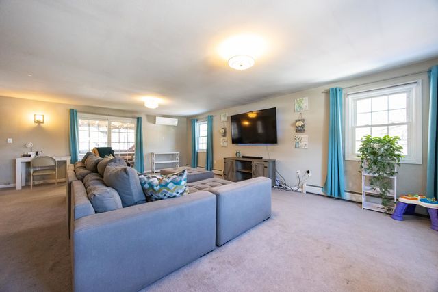 9 Leslie Lane, Nashua, NH 03062