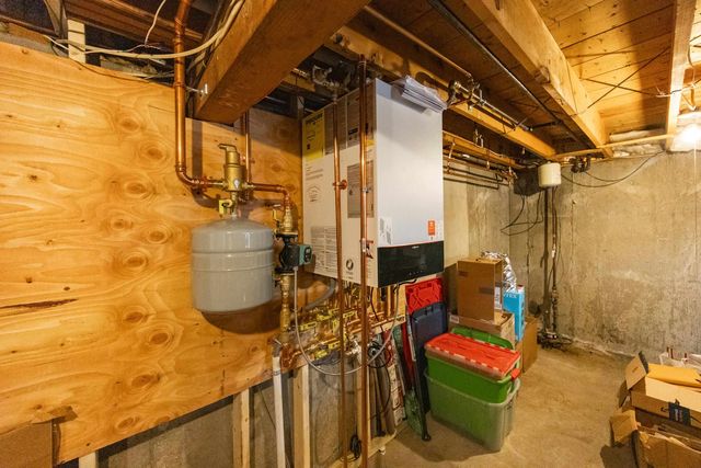 9 Leslie Lane, Nashua, NH 03062