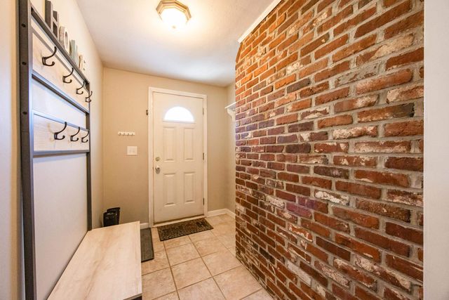 9 Leslie Lane, Nashua, NH 03062