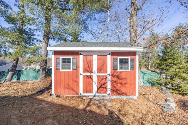 9 Leslie Lane, Nashua, NH 03062