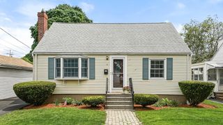 2 Johnson Ave, Peabody, MA 01960