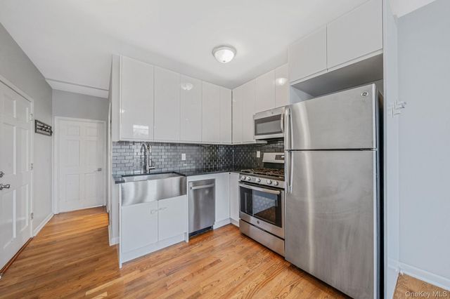 176A 26, Brooklyn, NY 11232