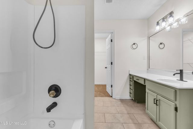 3031 S Caitlynn Circle, Horn Lake, MS 38637