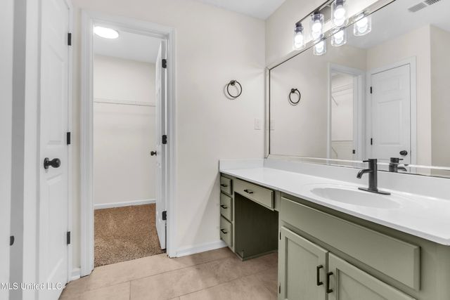 3031 S Caitlynn Circle, Horn Lake, MS 38637