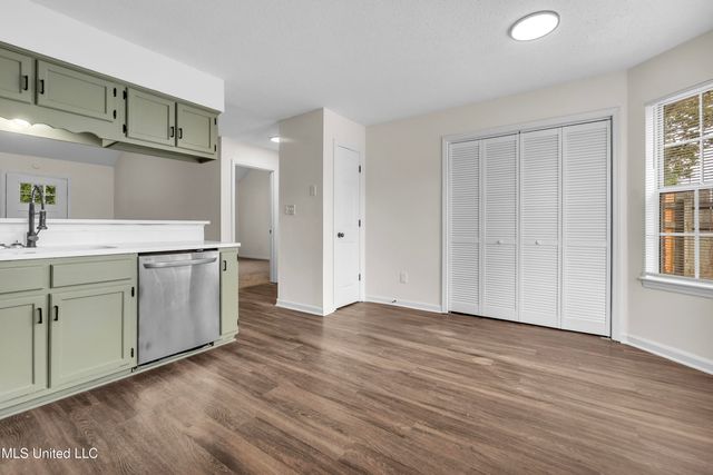 3031 S Caitlynn Circle, Horn Lake, MS 38637