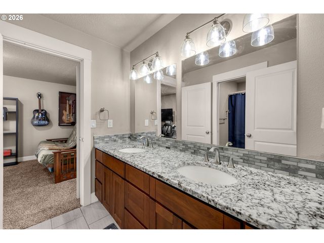 1551 N 4TH Ct, Washougal, WA 98671