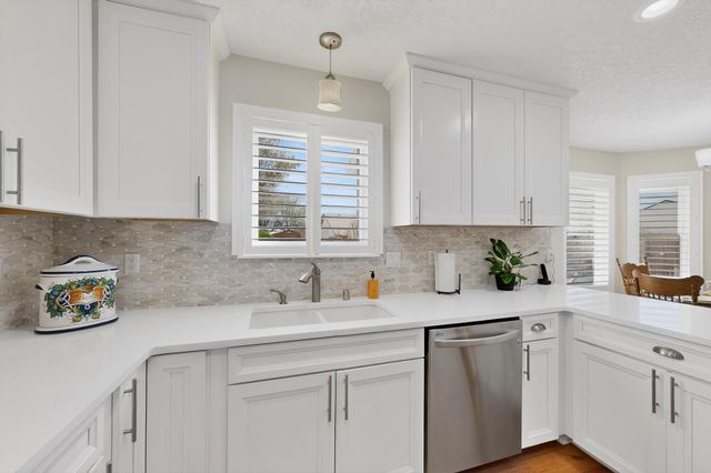 7007 Marigot Court NW, Albuquerque, NM 87120