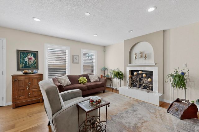 7007 Marigot Court NW, Albuquerque, NM 87120