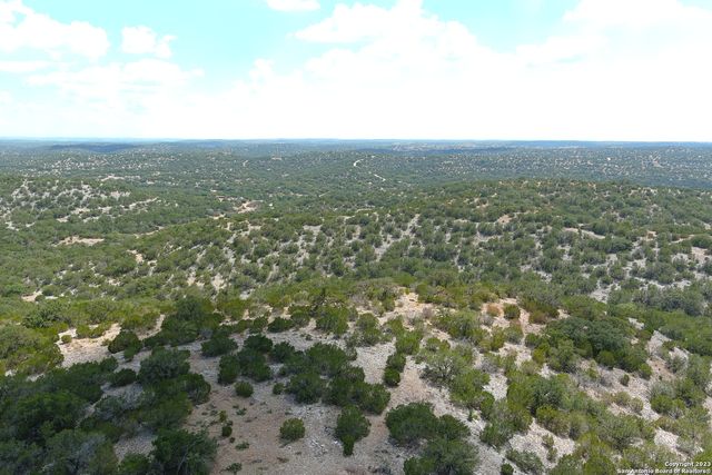 000 Stagecoach, Rocksprings, TX 78880