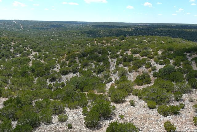 000 Stagecoach, Rocksprings, TX 78880